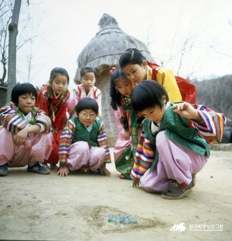 구슬치기 이미지