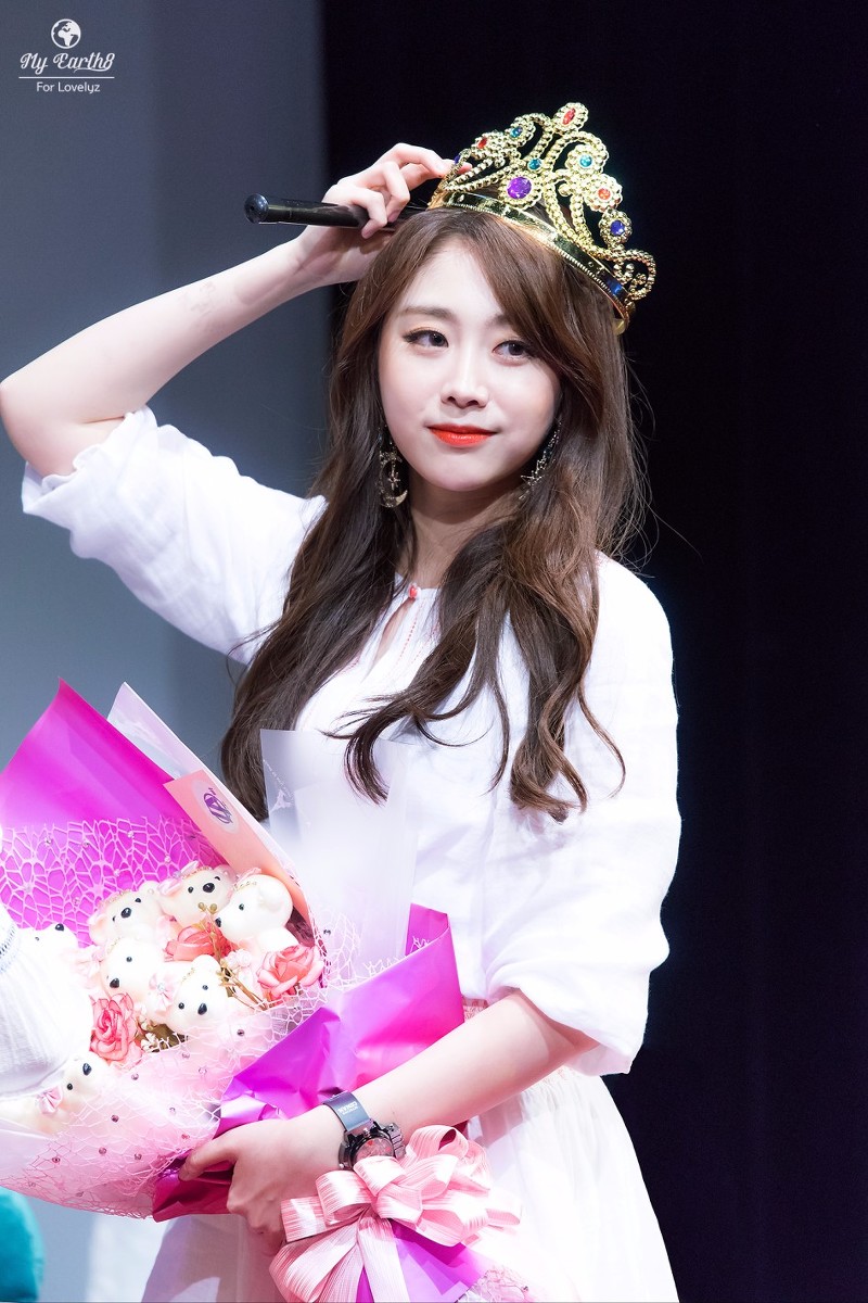 왕관을 쓴 러블리즈 지수 | 인스티즈
