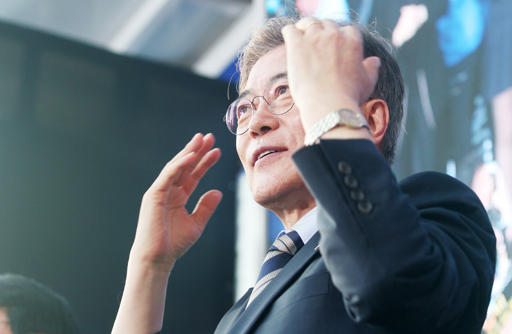 [문재인] 신촌에서 찍은 잘생긴 이니라오 | 인스티즈