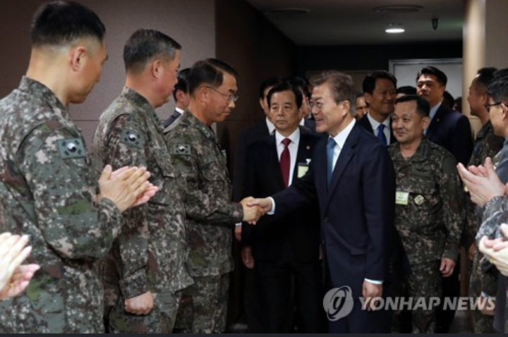 합참 방문한 문재인 대통령 | 인스티즈