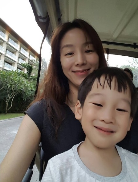 이휘재 아내 문정원, 아들 서언과 붕어빵 셀카 "장남, 요즘 사춘기" | 인스티즈