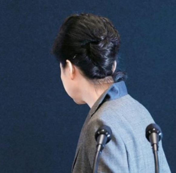 대국민 앞에서 피부관리 인증.jpg (혐오주의) | 인스티즈