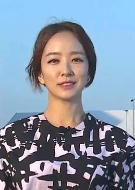  오늘자 뽀뽀녀.gif | 인스티즈