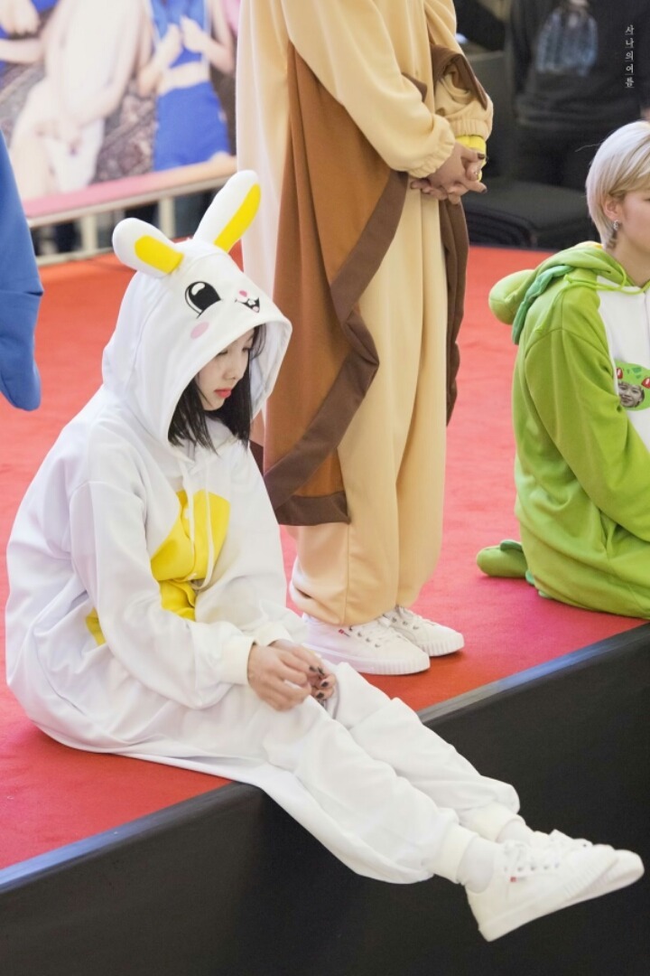 [트와이스] 이 구역의 토끼는 나다.jpg | 인스티즈