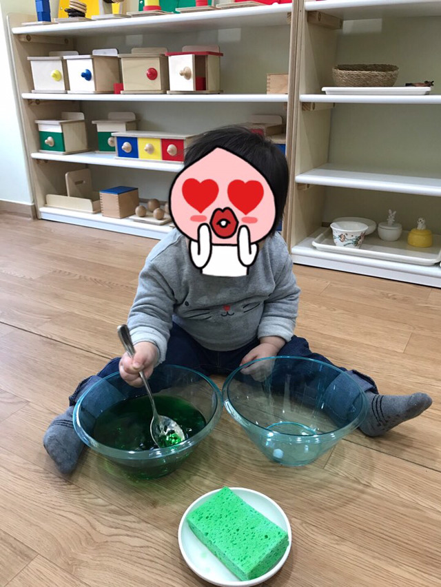 스콜라몬테소리 이미지