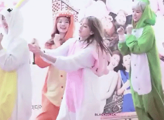 트와이스 지효와 사나의 케미(feat나정모) | 인스티즈