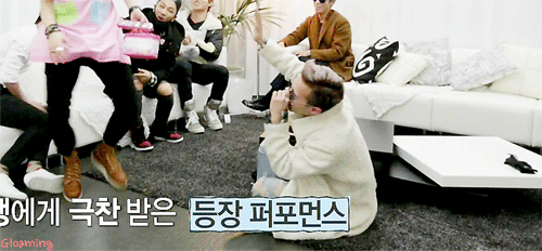 보는 내가 다 민망해지는 지드래곤 짤.gif | 인스티즈