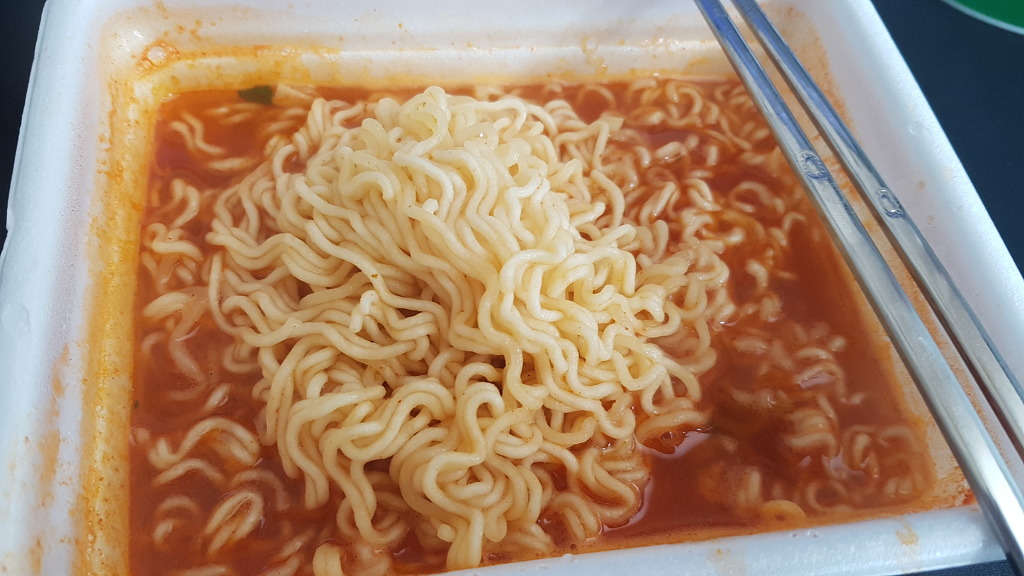 컵라면과 김치찌개! (먹) | 인스티즈