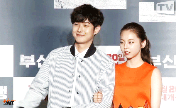 오늘자 소희 최우식 ㅋㅋㅋㅋ.gif | 인스티즈