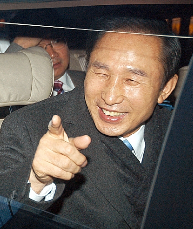 각종 삿대질(일명 : 너 고소!)짤 모음집.jpg | 인스티즈
