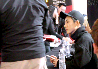 남팬을 대하는 비아이의 자세.gif | 인스티즈