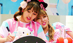 트와이스 모모 & 지효 | 인스티즈