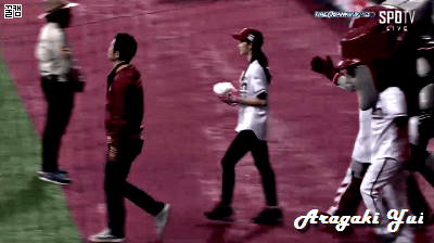 오늘자 넥센 시구.GIF | 인스티즈