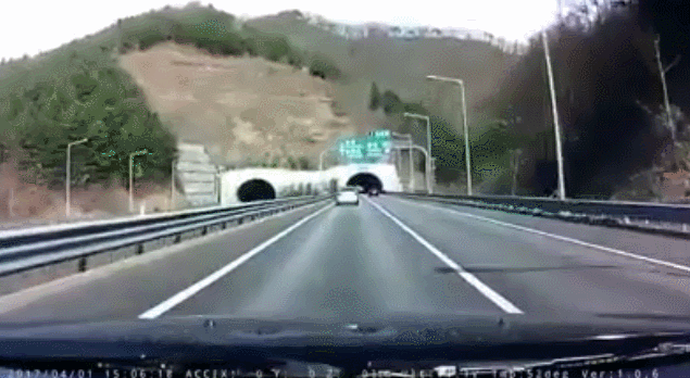 4월 1일 페라리 사고ㄷㄷㄷ.gif | 인스티즈