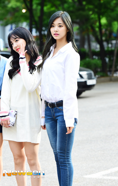 오늘자 쯔위 | 인스티즈