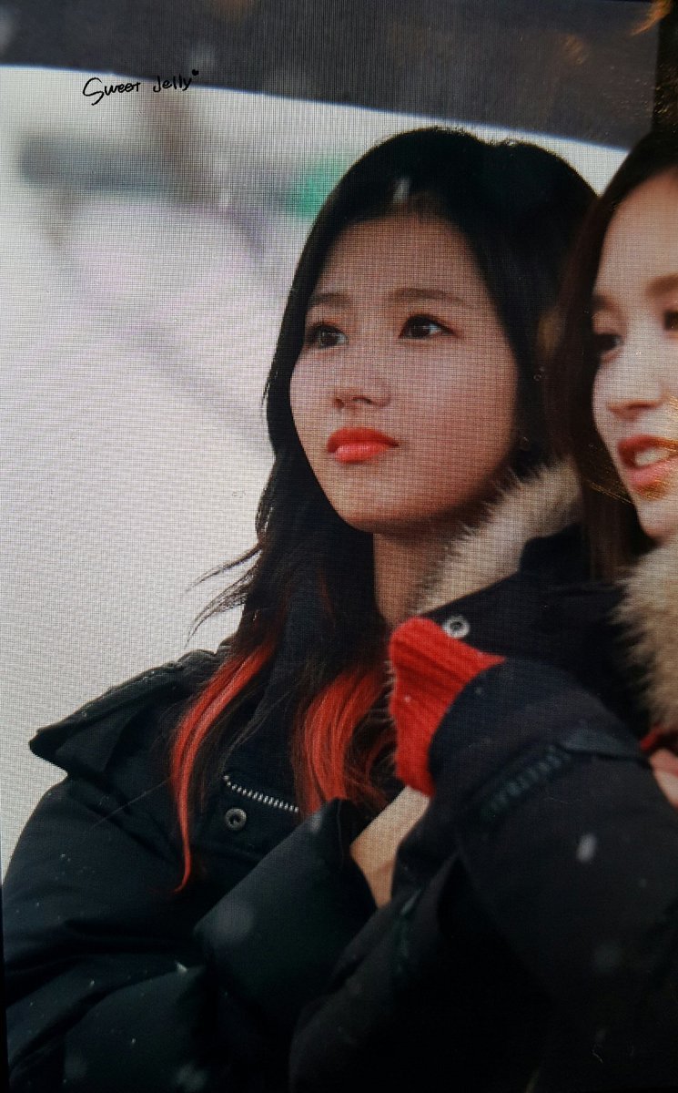 오늘 첫눈 맞는 사나.jpg | 인스티즈