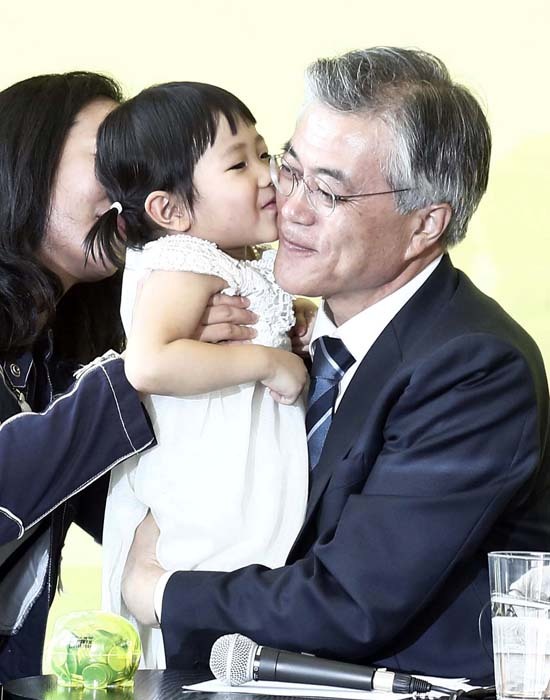 한국보도사진전에서 최우수상으로 선정했던 문재인사진 | 인스티즈