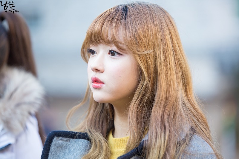 볼이랑 입술이 귀여운 오마이걸 유아 | 인스티즈