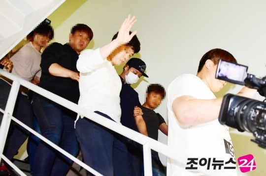 오늘자 퇴근하는 박유천.jpg | 인스티즈