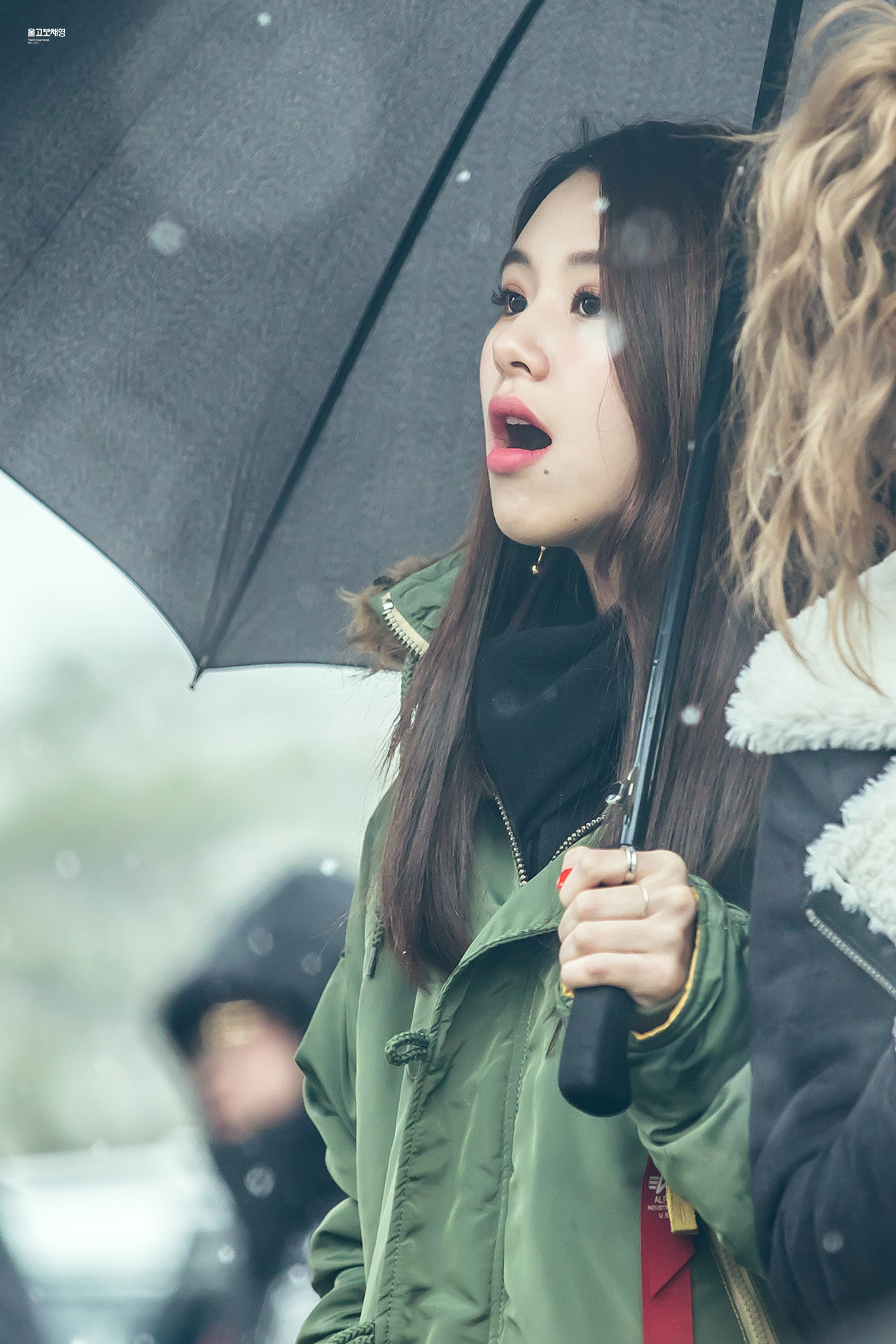 손채영 고화질 배경 사진.jpg | 인스티즈