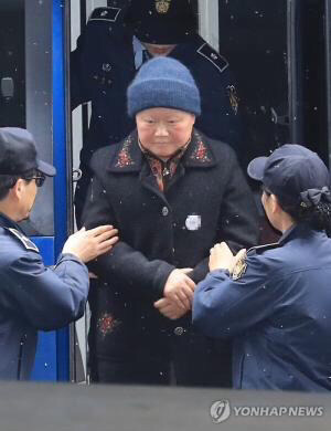 이**-13 이미지