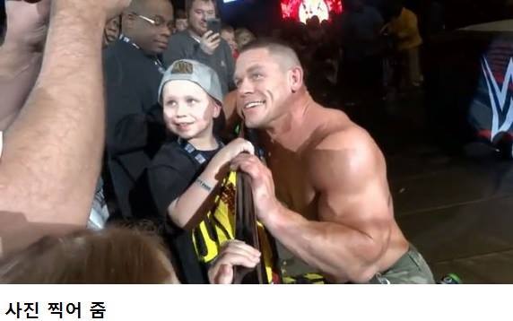 역대급 팬서비스 보여주는 존 시나 인성 | 인스티즈