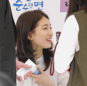 보기만 해도 기분이 좋아지는 수지와 팬들의 소통 | 인스티즈