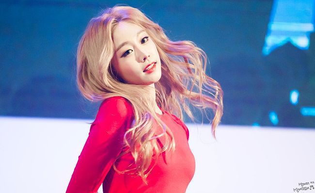 러블리즈 지수는 금발이 낫다 vs 흑발(어두운)쪽이 낫다 | 인스티즈