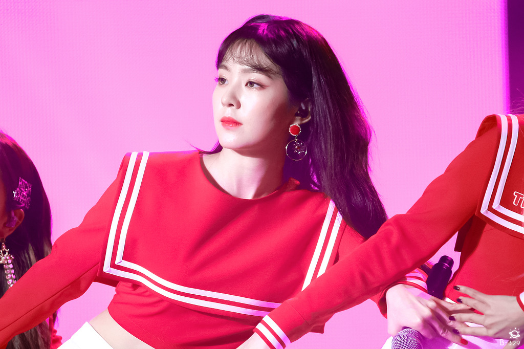 마린룩 입은 아이린.jpg | 인스티즈