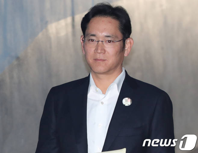 이재용 삼성전자 부회장이 청와대와 차명폰으로 통화한 이유 | 인스티즈