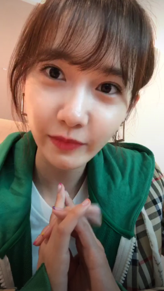 5/30 팬들한테 축하 많이 받아서 고맙다는 윤아.jpg | 인스티즈