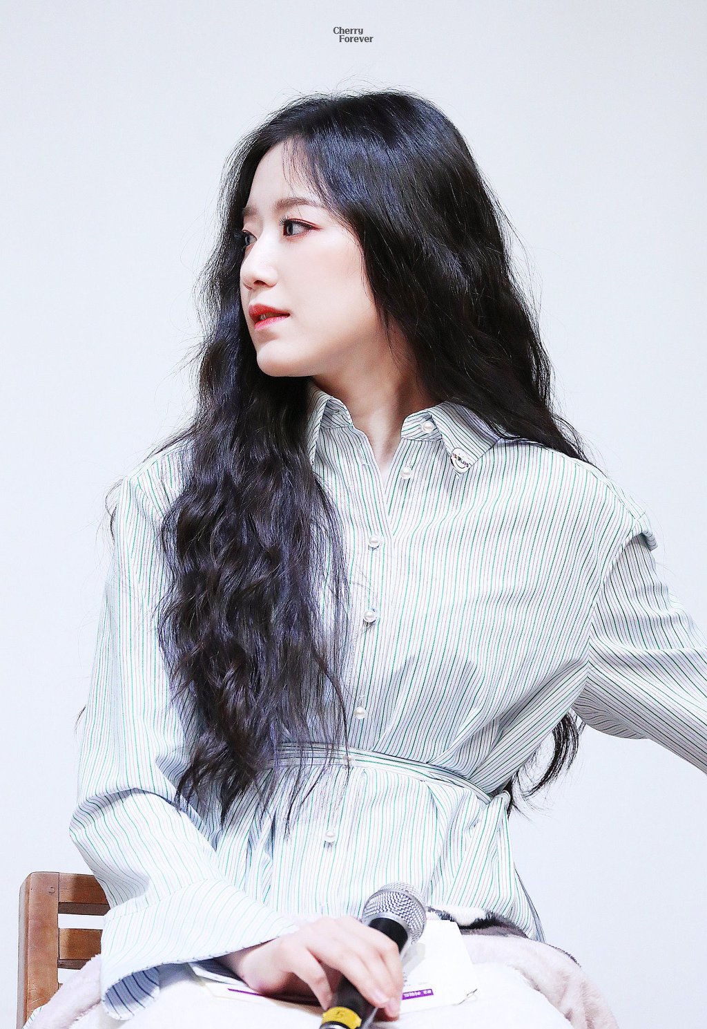 (여자)아이들의 비쥬얼담당 백설공주 슈화.jpgif (311장) | 인스티즈