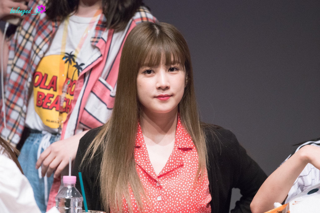[에이핑크] 주말이라 시간이 잘 가는 것 같아서 박초롱 | 인스티즈