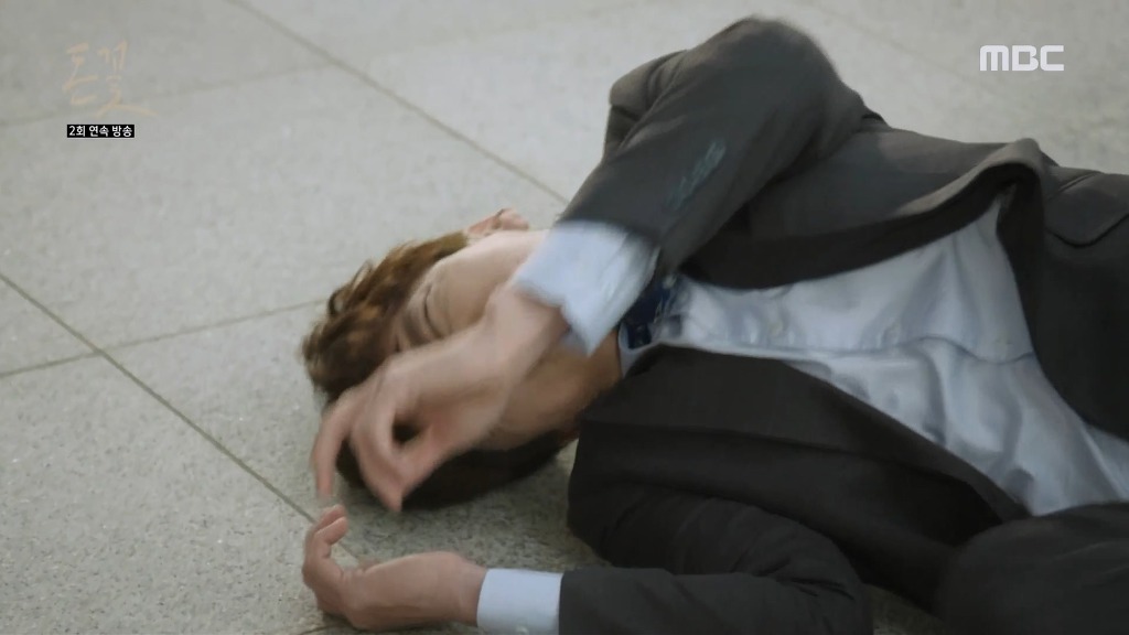 [돈꽃] 갑들이 서로 가지고 싶어 주먹다툼까지 하는 슈퍼을 '장혁'.jpg | 인스티즈