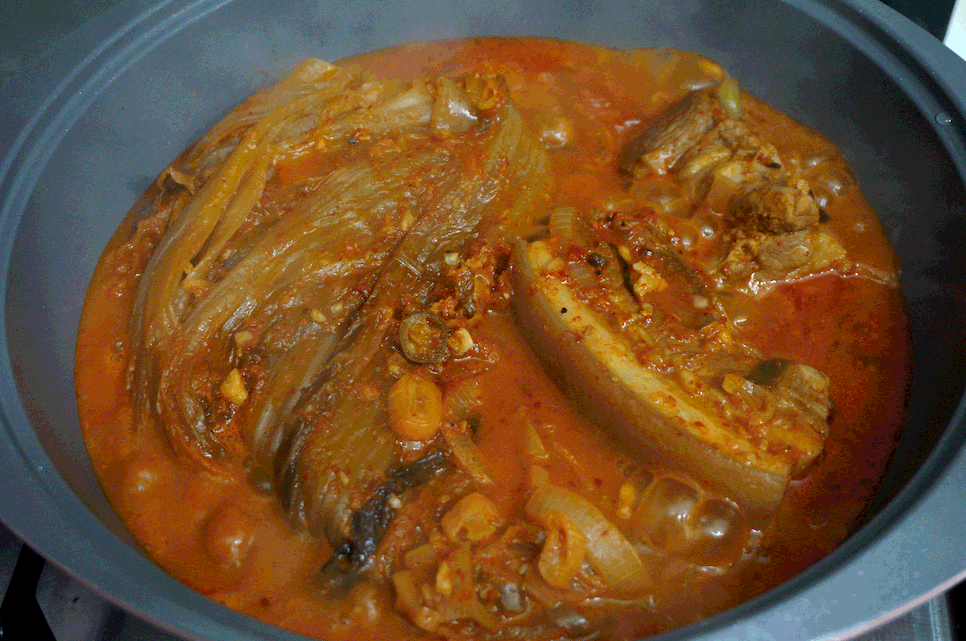 칼칼하고 개운한 돼지고기 김치찜.gif | 인스티즈