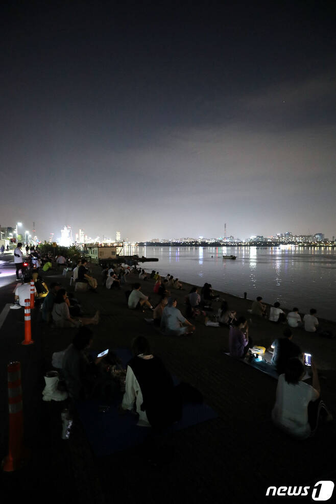 현시각 한강 망원지구 | 인스티즈
