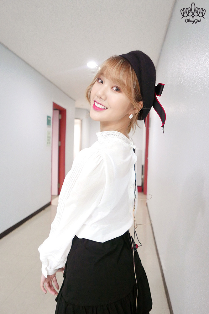 오마이걸 불꽃놀이 비하인드 사진 | 인스티즈