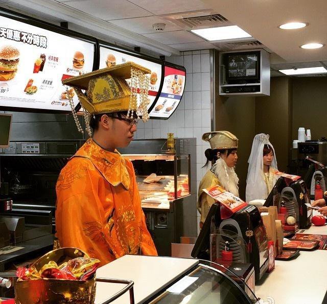 손님은 왕이 맞습니다 | 인스티즈