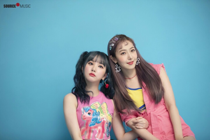 여자친구 여름여름해 자켓사진 촬영 비하인드컷.jpg | 인스티즈