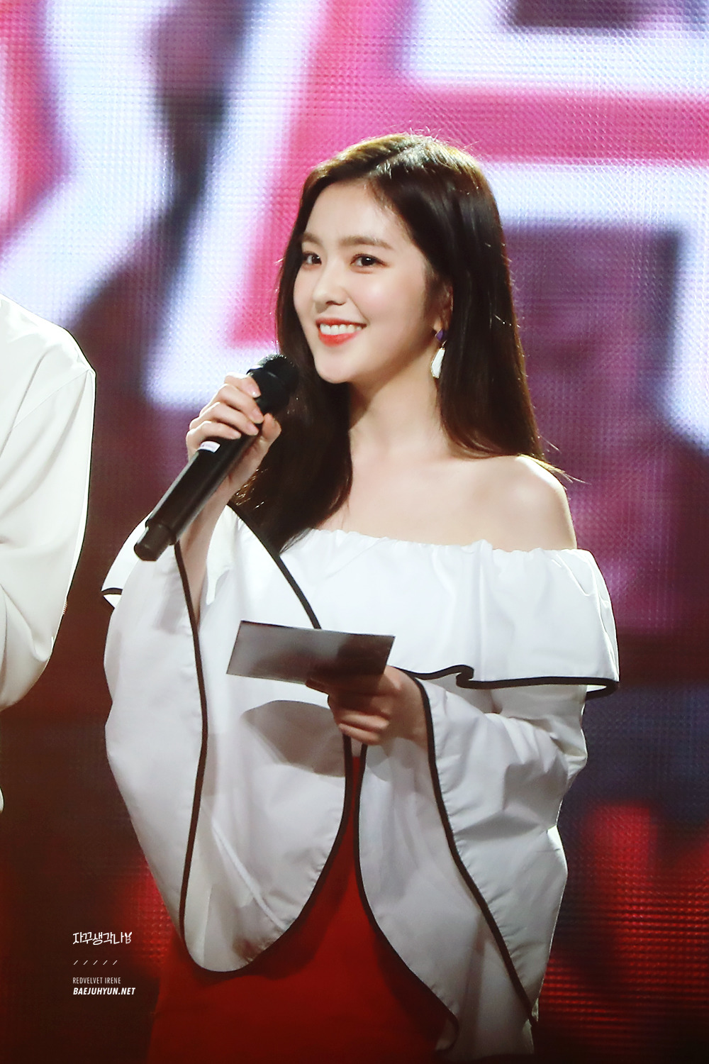 드레스도 잘 어울리는 아이린.jpg | 인스티즈