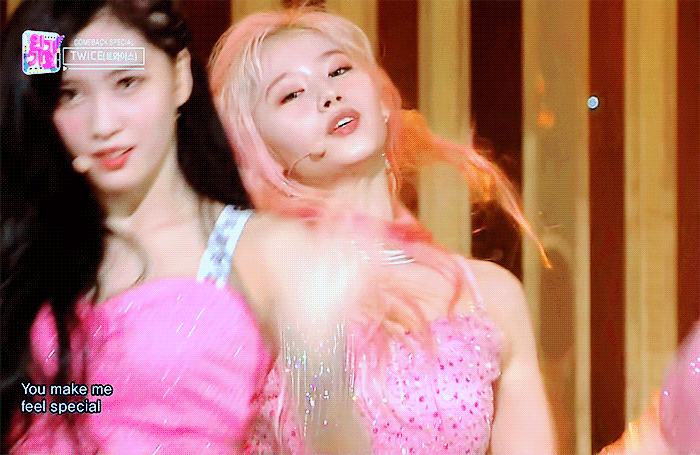 여전히 사람홀리는 사나의 눈빛ㄷㄷㄷ.gif | 인스티즈