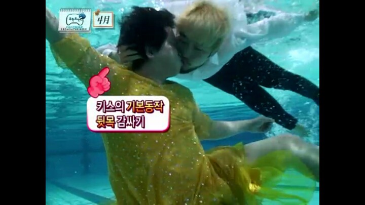 찍다보니 몰입하게 됐다는 노홍철과 정형돈의 수중키스신.jpg | 인스티즈