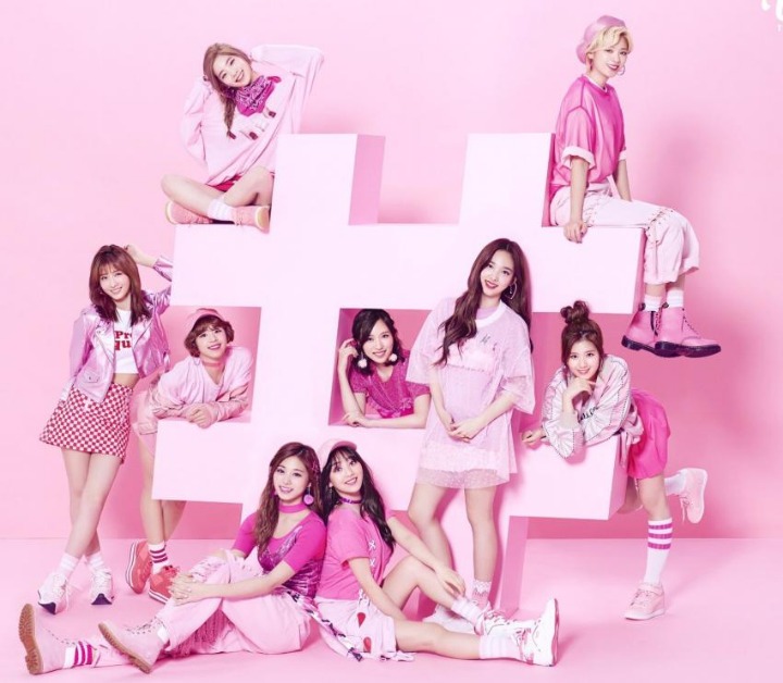 트와이스 일본데뷔앨범 #TWICE 25만장 돌파로 플레티넘 달성 | 인스티즈