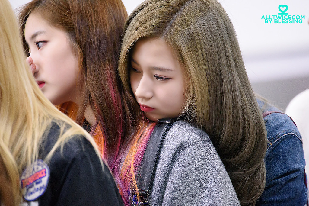 우아하게 시절 트와이스 사나.jpgif | 인스티즈