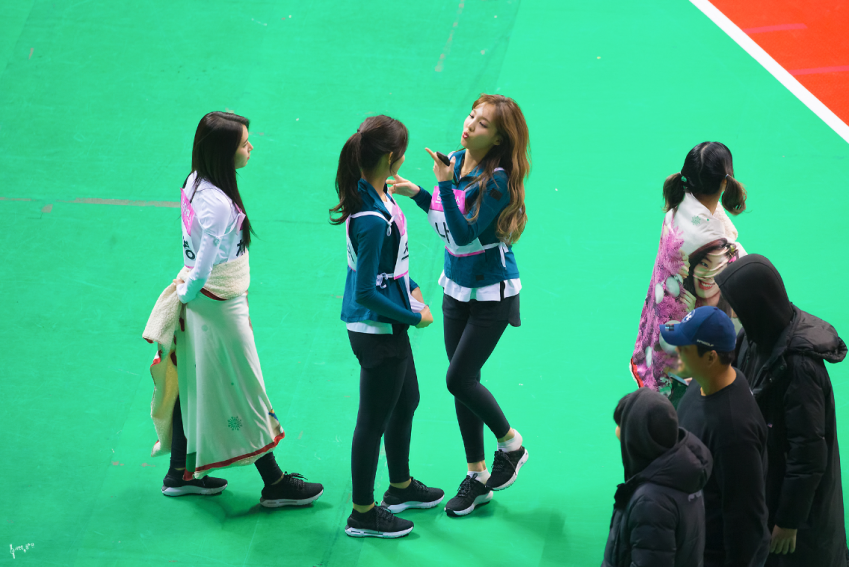 카리스마 맏언니인줄 알았는데 걍 엿던 아이돌 | 인스티즈