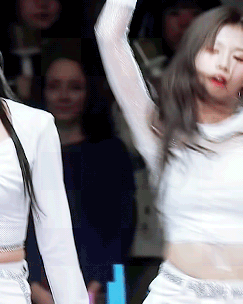 사람 홀리는 사나의 눈빛.gif | 인스티즈