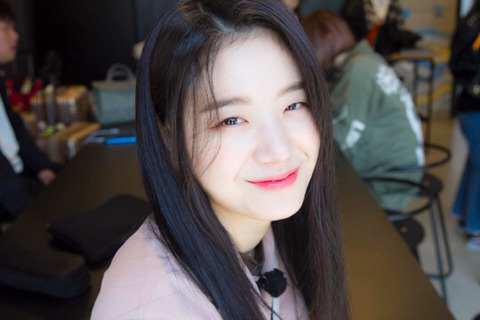 프듀48 지하철 광고판에 포스트잇으루 감사인사를 전한 프로미스 나인 장규리 | 인스티즈
