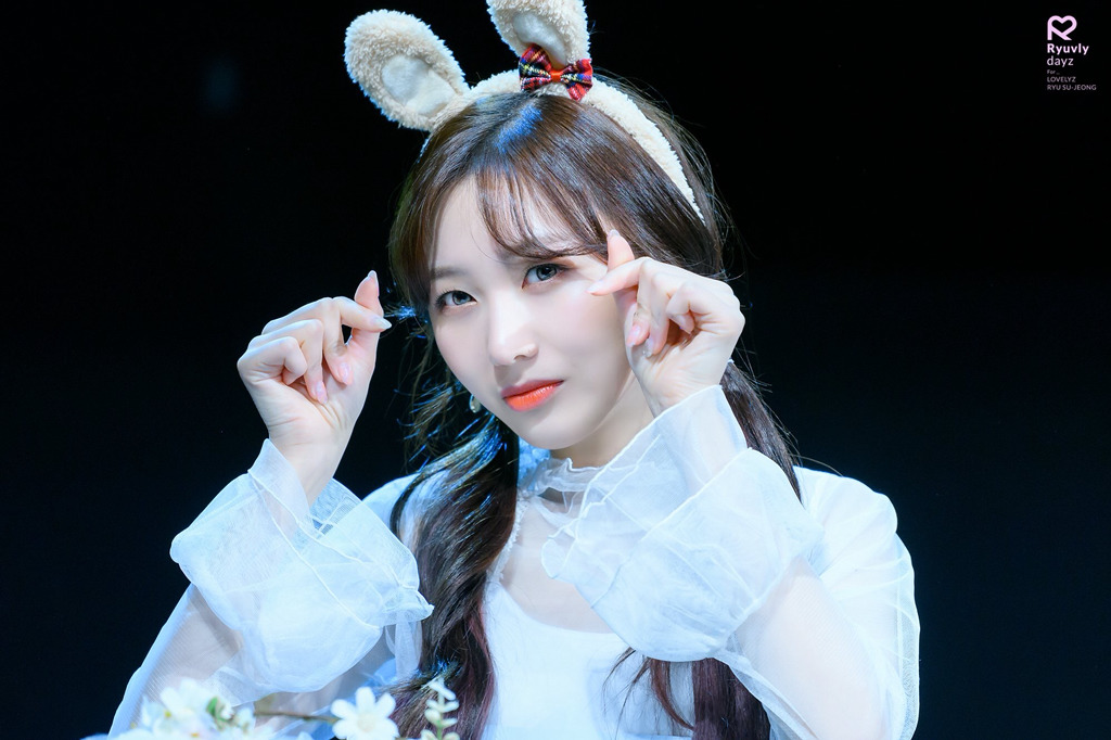 [러블리즈] 식후 커피를 거의 다 마셔가서 수정이 | 인스티즈