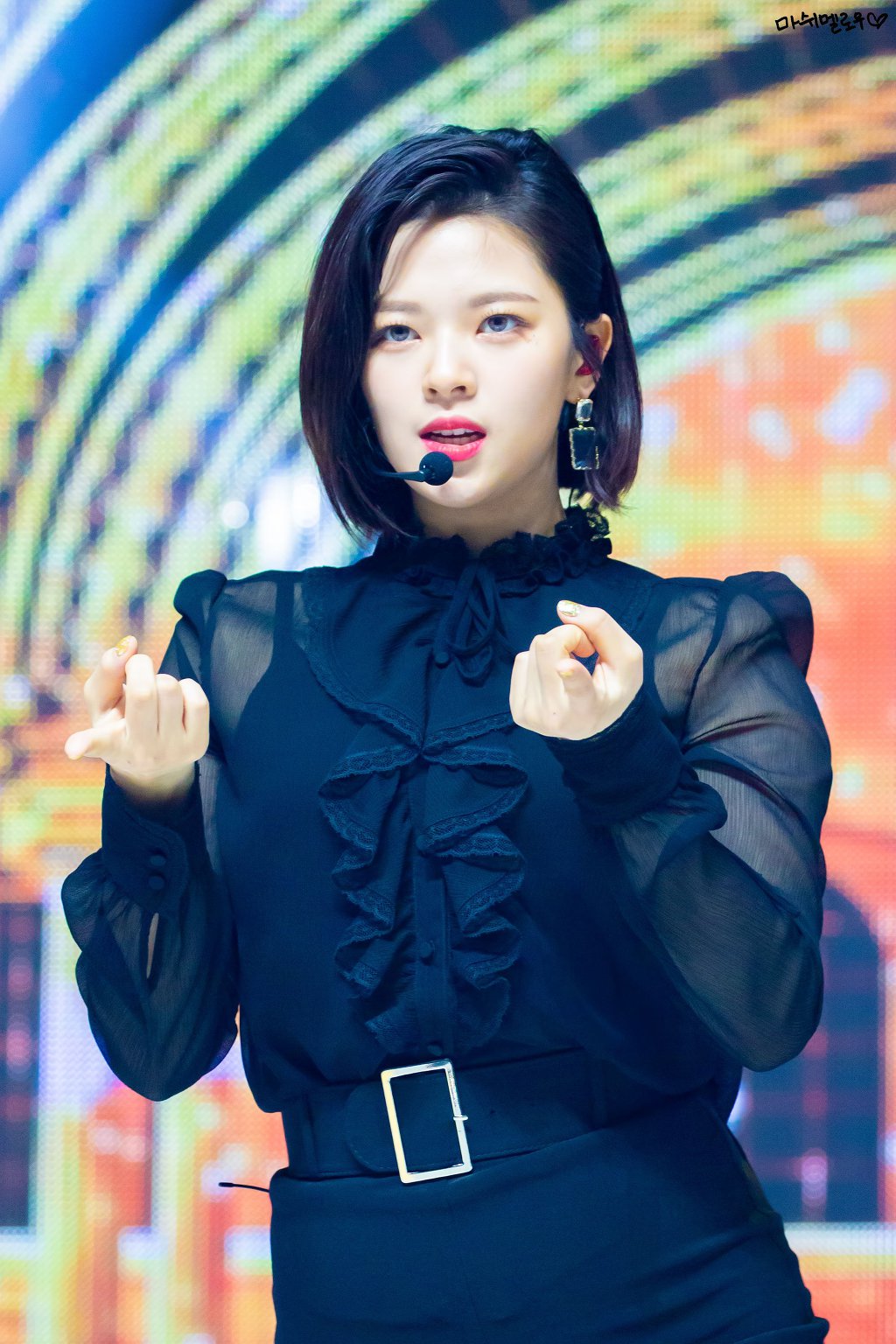 어제 Feel special 쇼케이스 유정연.jpg | 인스티즈