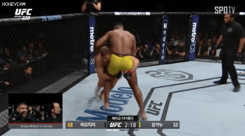 UFC 헤비급 역사상 가장 강하다고 생각되는 선수는? | 인스티즈